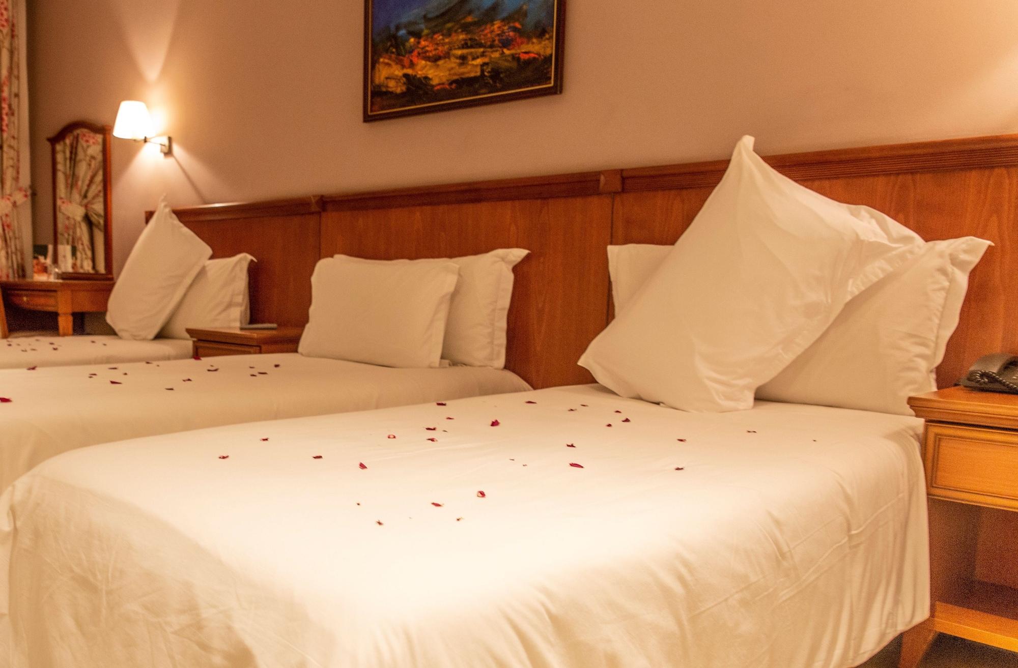 Oum Palace & Hotel 4*