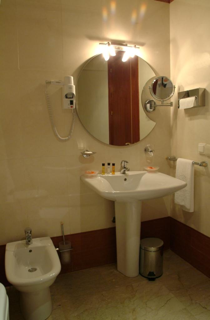Oum Palace & Hotel 4*