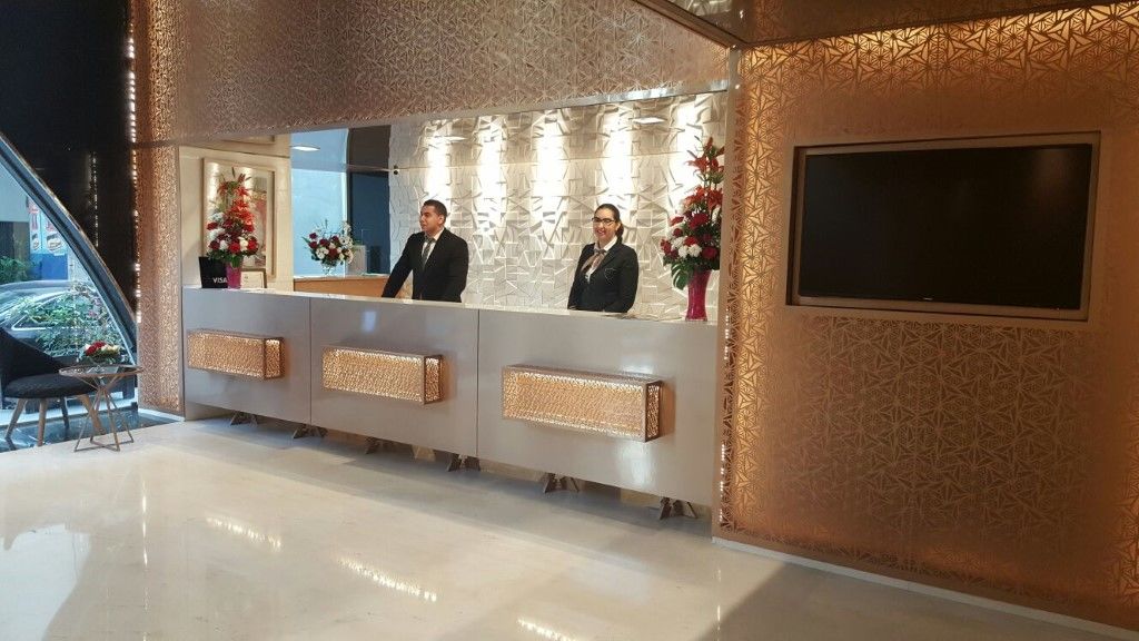 Hotel Oum Palace & 4*